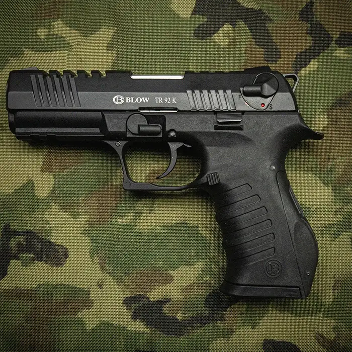 Botas tácticas Altama Vengeance SR 8 pulgadas color negro con cremallera lateral YKK para policía, ejército y uso operacional en Colombia - Suela antideslizante carbono, cuero grano completo y malla transpirable - Tienda fisica Buga, Cali, valle con Envíos a Bogotá, Medellín nacional
