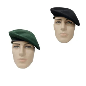 Boina táctica reglamentaria en lana fina color verde olivo para Ejército Nacional y negra para Policía Nacional y unidades especiales. Accesorio oficial de uniforme con banda de cuero sintético. Disponible en Army Store con envío a Bogotá, Medellín, Cali.
