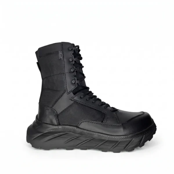 Bota táctica Oakley SI Light Assault 6 pulgadas color negro con cuero bovino Nappa pulible y parte superior en Cordura. Calzado ultraligero de 14 onzas con suela EVA antideslizante y sistema de amarre rápido. Ideal para fuerzas especiales y patrullaje urbano en Colombia. Envíos a Bogotá, Medellín, Cali.