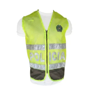 Chaleco reflectivo oficial Policía Nacional color amarillo fluorescente con bandas reflectivas plateadas horizontales y escudo institucional bordado. Chaleco de malla transpirable con cierre frontal para seguridad vial, control de tráfico y operaciones nocturnas. Cali, Medellin, Bogota, Palmira, Tulua, Cartago, Pereira. Army Store, tienda Tactica.