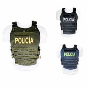 Chaleco táctico policial tipo camisilla en tela Lafayette resistente, disponible en verde oliva, azul oscuro y negro. Incluye compartimento interno con placa antitraumática para protección contra impactos blunt, sistema MOLLE frontal y trasero, parche POLICÍA bordado y ajuste ergonómico con correas laterales. Ideal para patrullaje, seguridad privada y dotaciones institucionales en Colombia. Cali, Medellin, Bogota, Palmira, Tulua, Cartago, Pereira. Army Store, tienda Tactica.