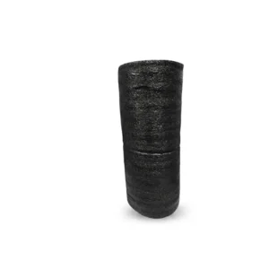 Rollo de estera negra tipo malla sombra para camuflaje táctico, protección solar y privacidad. Tela permeable resistente a UV ideal para toldos, refugios de camping y cercas perimetrales. Cali, Medellin, Bogota, Palmira, Tulua, Cartago, Pereira. Army Store, tienda Tactica.