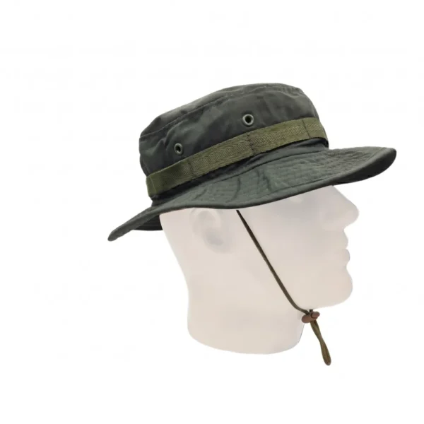 Sombrero táctico tipo camboyana color verde olivo para Policía Nacional de Colombia. Gorro militar de ala ancha con ventilación, banda MOLLE y barbiquejo ajustable. Ideal para patrullaje rural, selva y protección solar. Envíos a Bogotá, Medellín, Cali. Tienda tactica Colombia